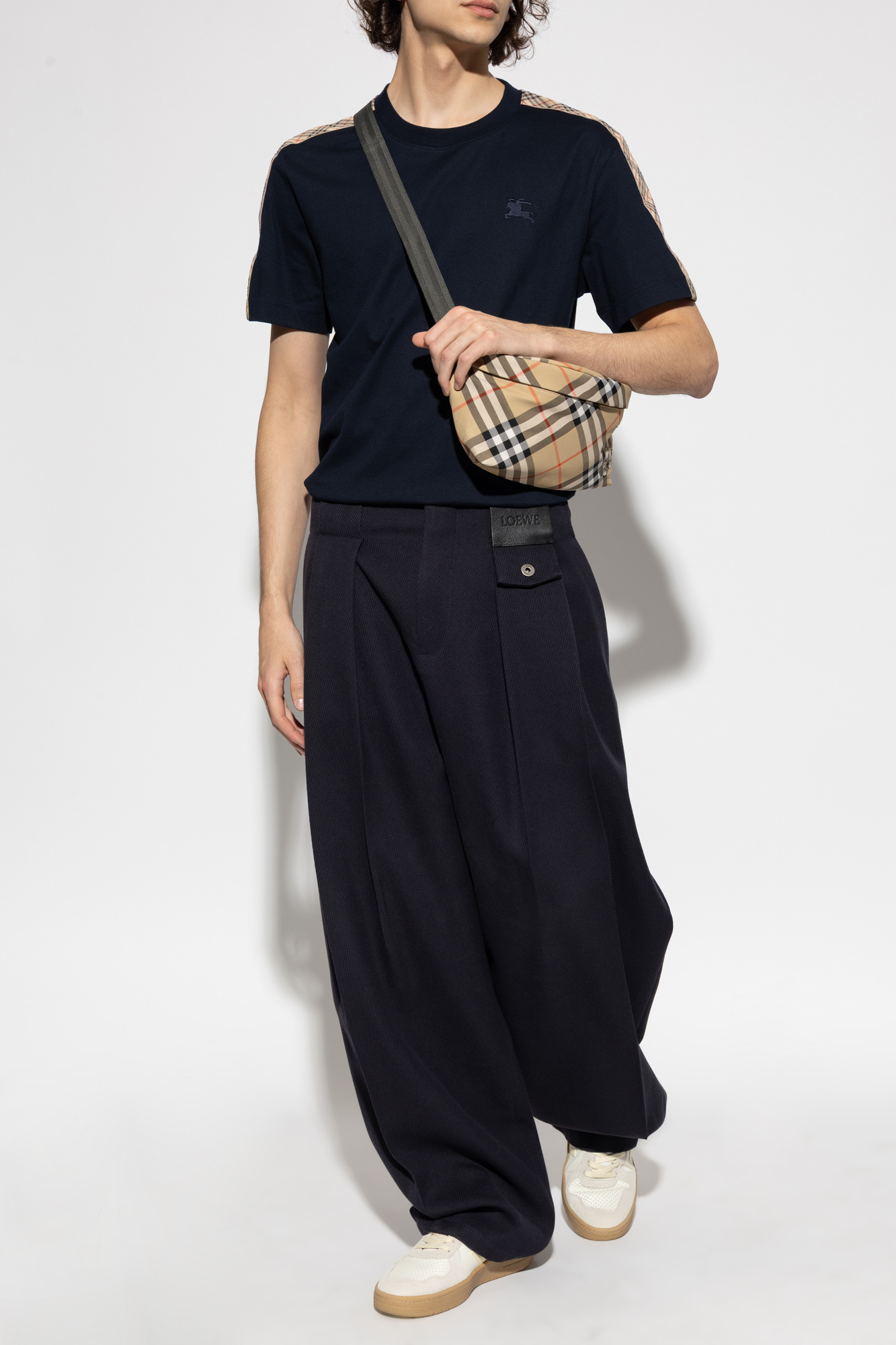 トップス BURBERRY UPON MY KINGDOM Burberry Unveils New Campaign Alongside Flagship Store Reopening